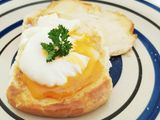 Pan tostado con huevo pochado