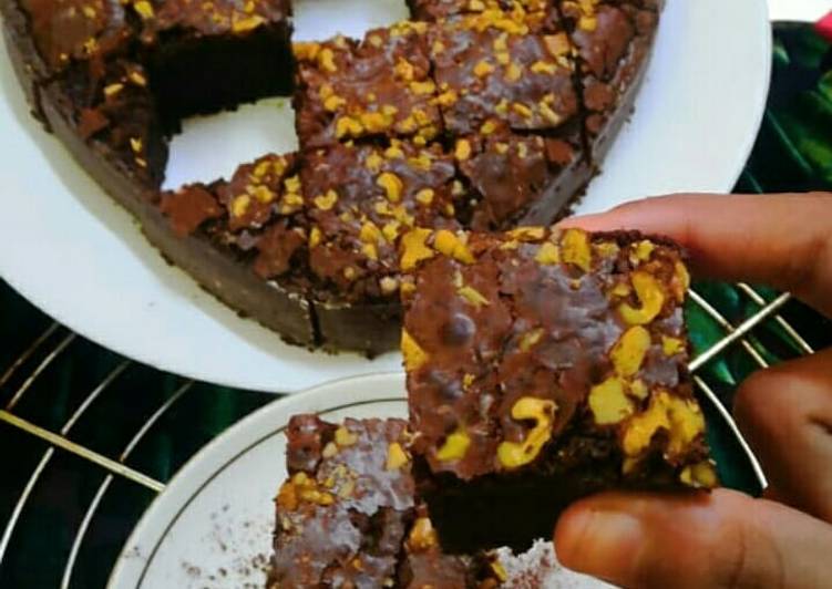 Steps to Prepare Ultimate Eggless Brownie