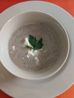 Una foto de Crema de champiñones y nuez