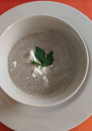 Una foto de Crema de champiñones y nuez