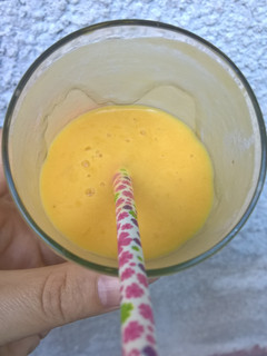 Una foto de Lassi de mango