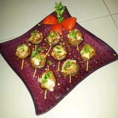A picture of Italian mushroom cup.