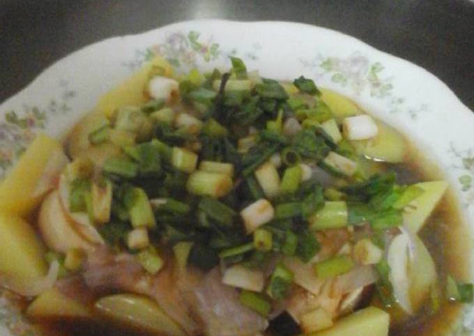 Bagaimana Membuat Chiken Stem With Potato Yummy, Lezat