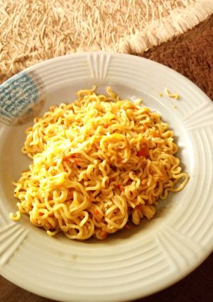 Indomie a saukakae ainihin hoton girkin