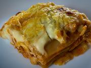 Una foto de lasagna de langostino