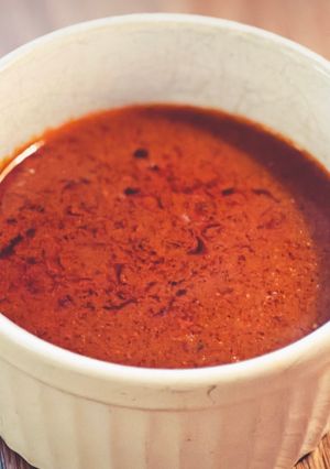 A picture of Enchilada sauce.