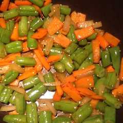 A picture of Ensalada salteada de habichuelas.