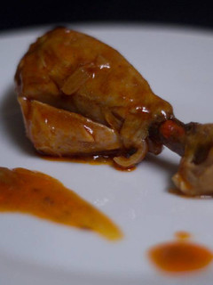 Una foto de Pollo con salsa de curry y tomate