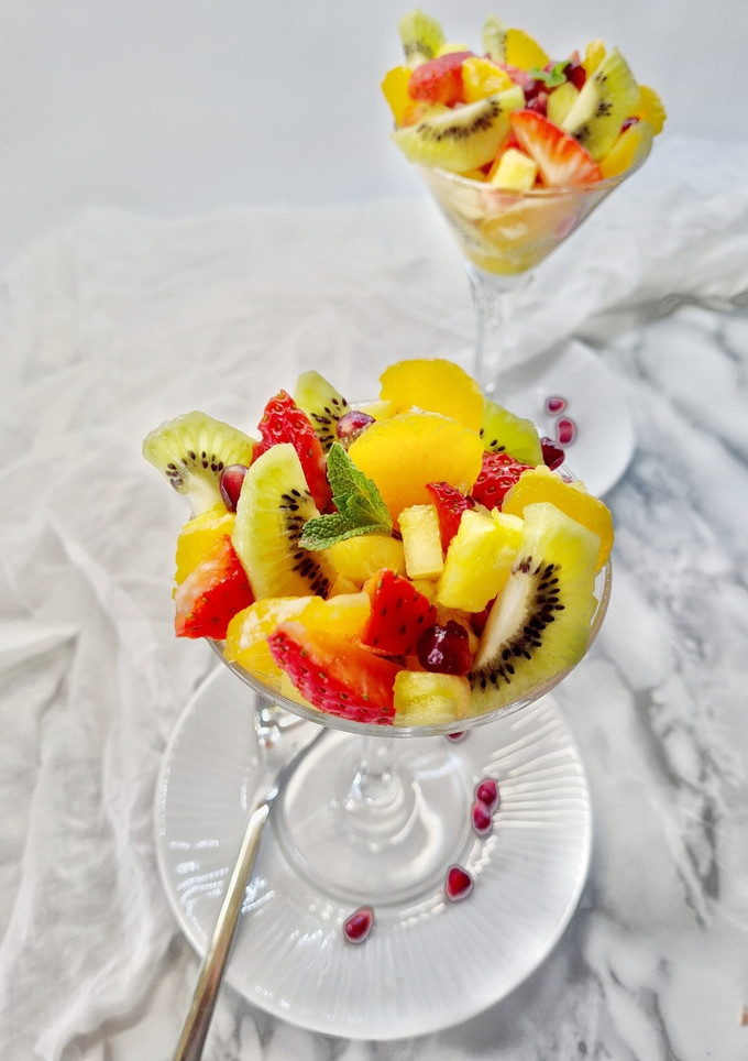 Una foto de Copa de frutas al cava