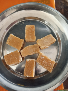 மைசூர் பாகு(mysore pak recipe in tamil) செய்முறை முக்கிய புகைப்படம்