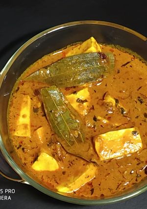 A picture of Paneer korma.