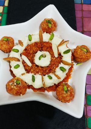 A picture of Zayka e shahi rabri with carrot halwa.