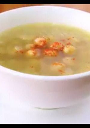 A picture of Hummus soup.