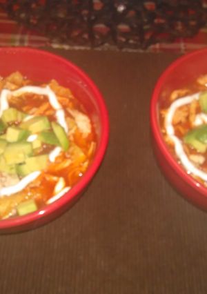 Una foto de Sopa de tortilla con Chile guajillo