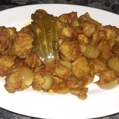 A picture of Soya chunk thopyaja.