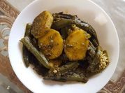A picture of bhindi potatoes sabzi