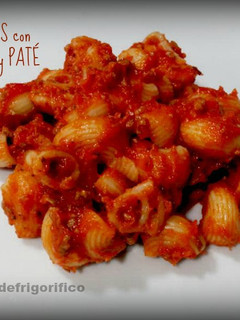 Una foto de Coditos con carne y paté