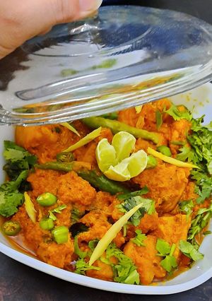 A picture of Tandoori chicken karahi🍗🍗.