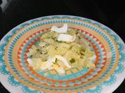 Uma foto de chuchu salada