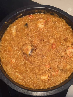 Una foto de Arroz de rape y gambón