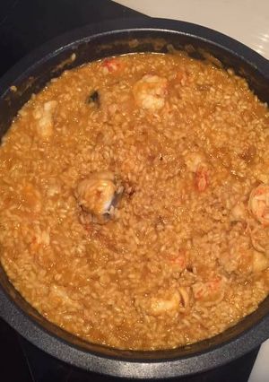 Una foto de Arroz de rape y gambón