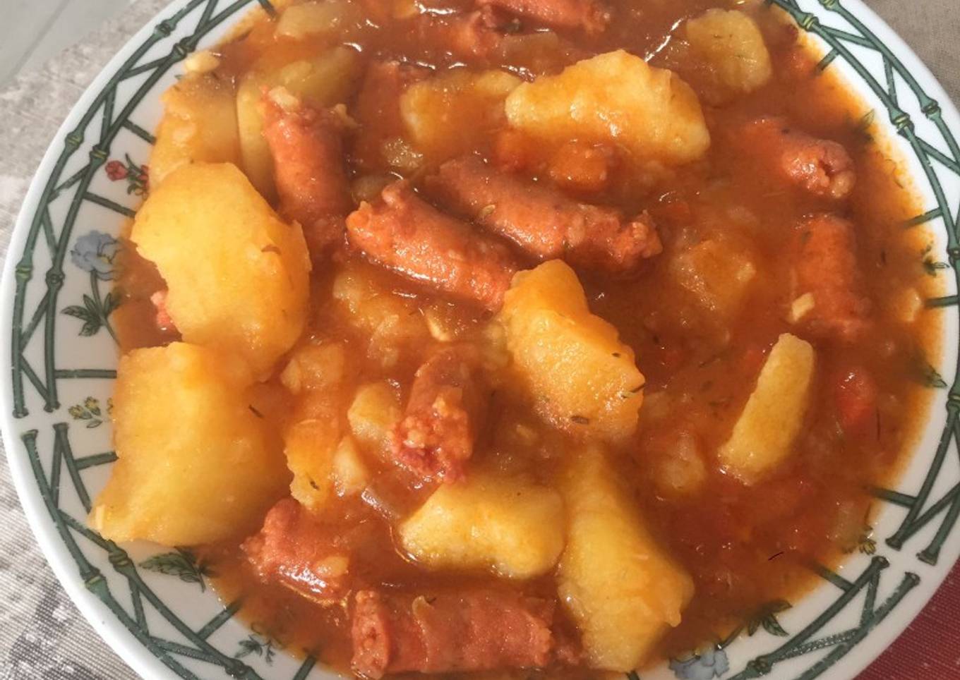 Guiso de patatas con chistorra