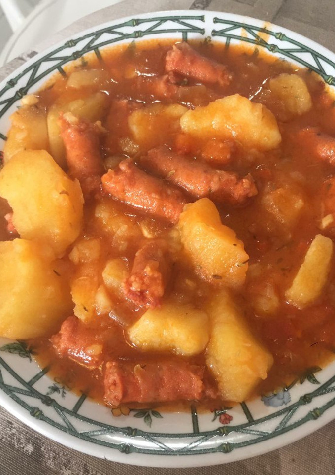 Una foto de Guiso de patatas con chistorra