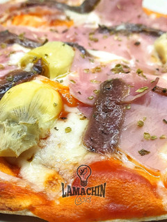 Una foto de Pizza de pita pa´ unas prisas