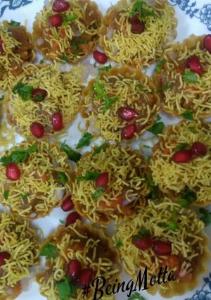 A picture of Dabeli basket chat.