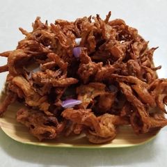 A picture of Onion pakora.