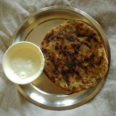 A picture of Tandoori aloo paratha.