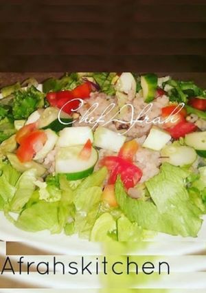 A picture of Shinkafa da wake da salad.