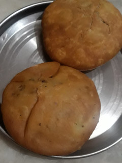 खस्ता कचौड़ी (khasta kachodi recipe in Hindi) रेसिपी मुख्य फोटो