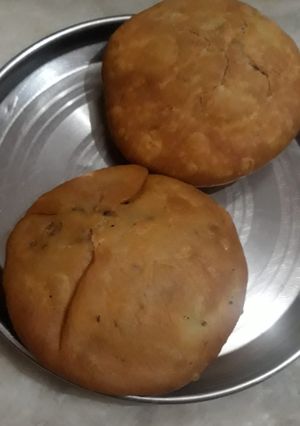 खस्ता कचौड़ी (khasta kachodi recipe in Hindi) रेसिपी मुख्य फोटो