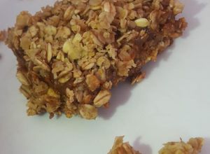 Una foto de Barritas de avena rellenas de dulce de leche