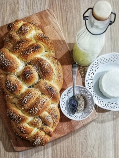 Foto di Treccia di pane al latticello a 6 capi, ricetta del riciclo 🌷