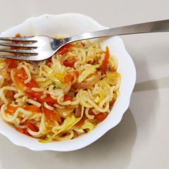 Tomato Onion Noodles!! A picture of Tomato Onion Noodles!!.