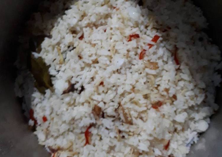 Bagaimana Menyiapkan Nasi Liwet Teri Medan Sederhana (dari nasi sisa) Anti Gagal