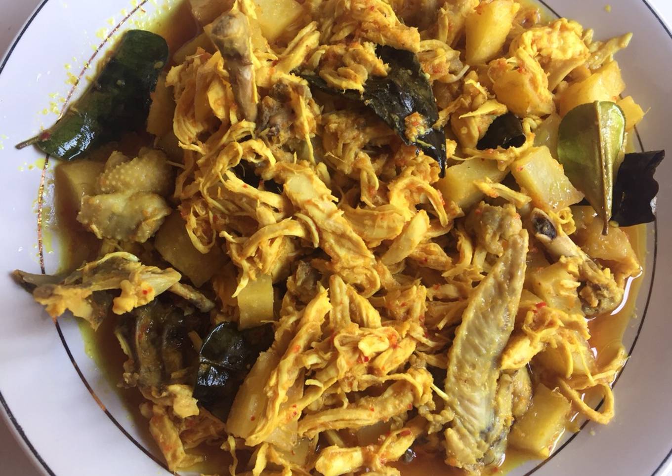 Ayam suwir dan kentang bumbu rica