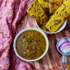 A picture of Black chickpeas curry.