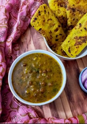 A picture of Black chickpeas curry.