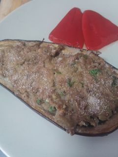 Una foto de 🍆Berenjenas rellenas de carne 🥩