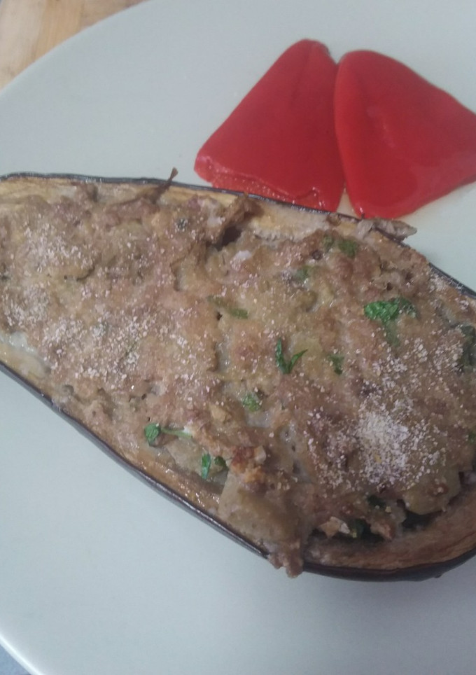 Una foto de 🍆Berenjenas rellenas de carne 🥩