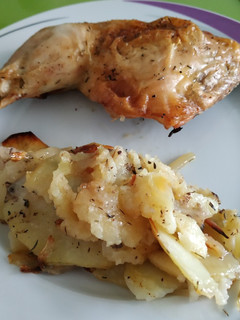 Una foto de Cuartos traseros de pollo al horno
