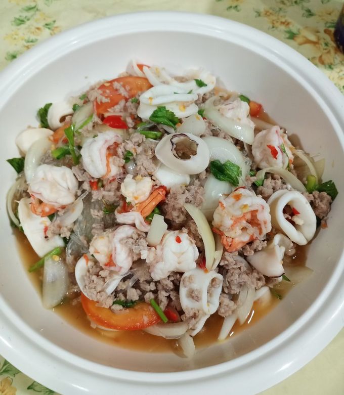 ยำวุ้นเส้นทะเล