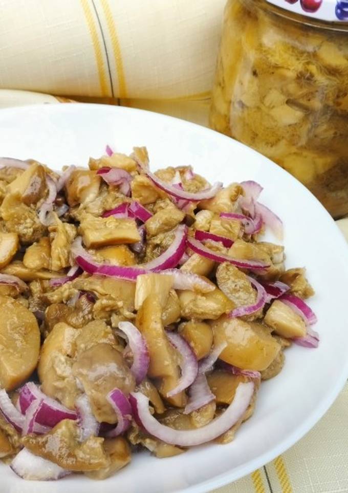 Грибочки мариновані