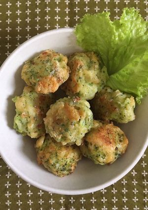 Foto resep Cheesy Broccoli Bites (Bola Brokoli Keju)
