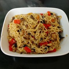 My Quick Tasty Spicy Veggie Noodles 😍 A picture of My Quick Tasty Spicy Veggie Noodles 😍.