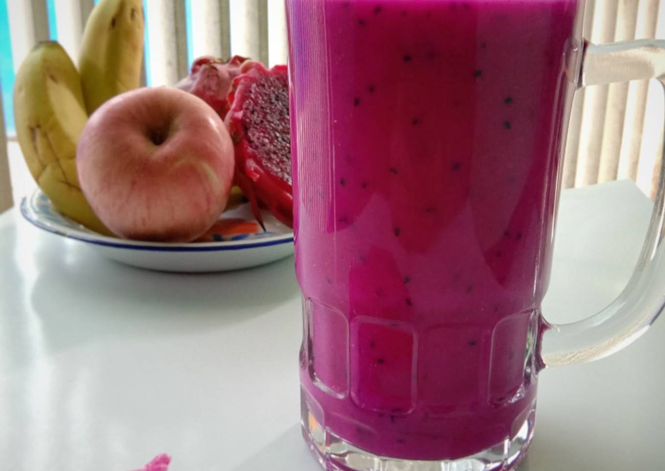 Jus Napisa (Buah Naga, Pisang dan Apel)