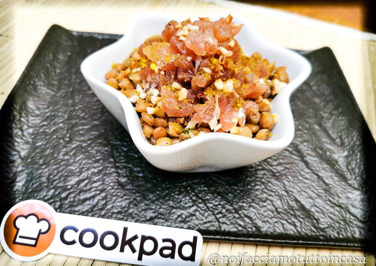 Tartare di Tonno con Lenticchie e Granella di Nocciole